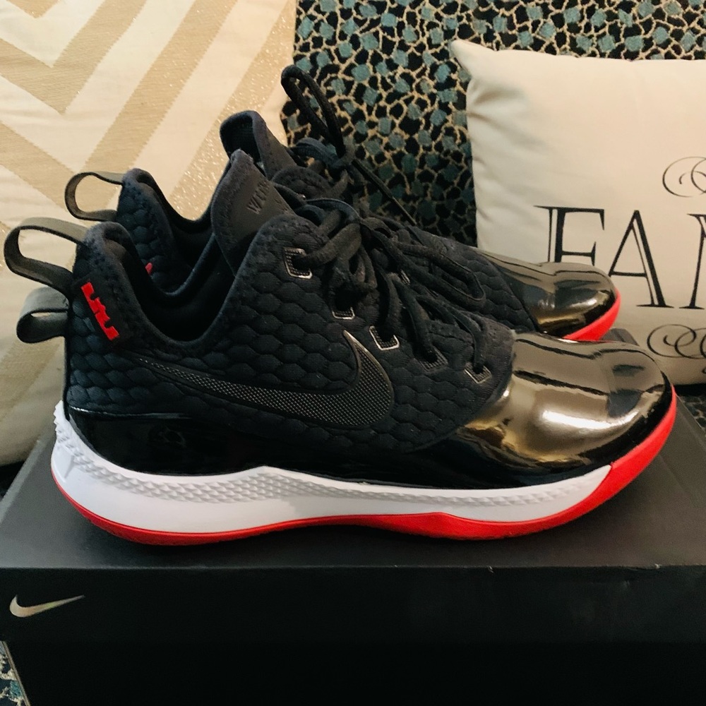 Lebron Witness lll sneakers